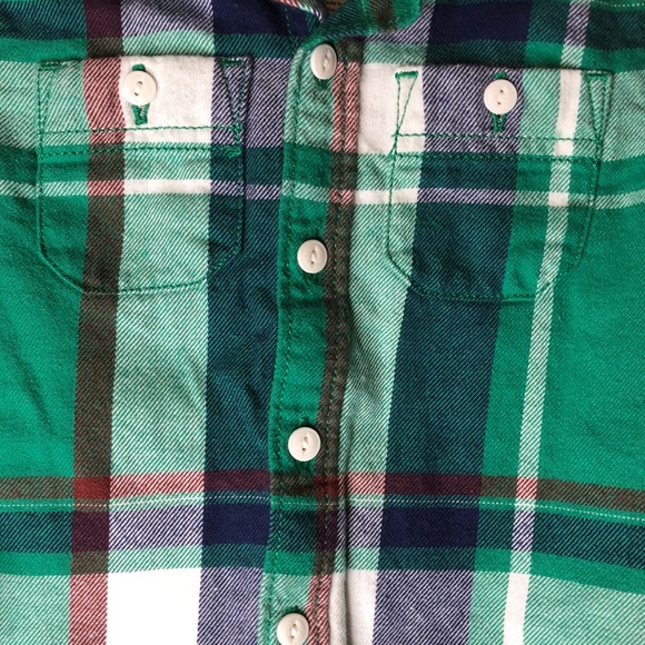 Green button down shirt - Picture 2 of 3